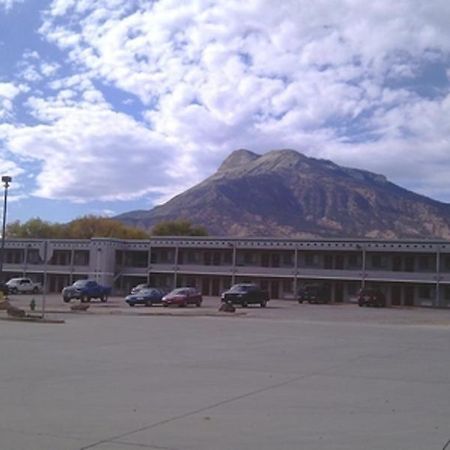 Parachute Inn Екстериор снимка